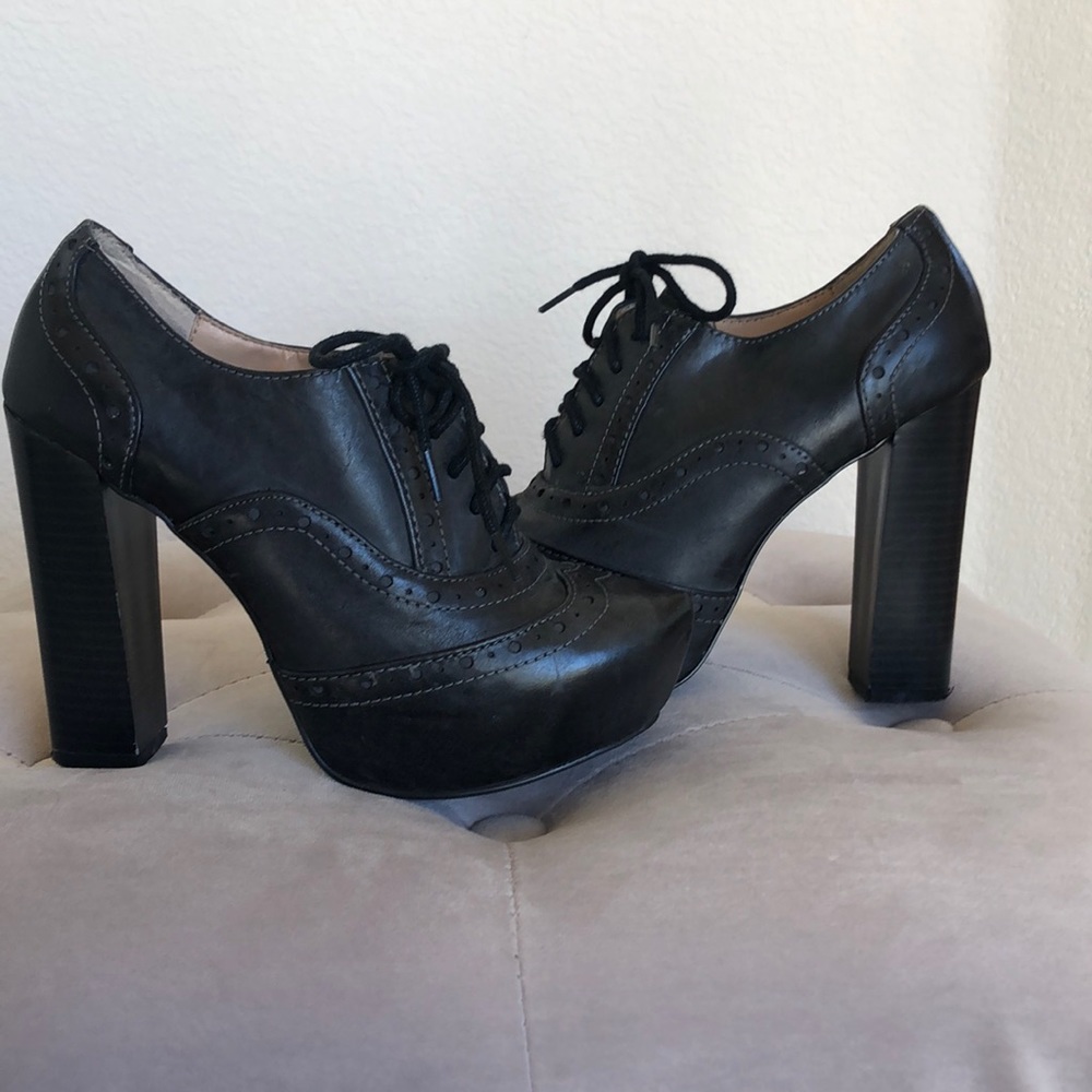 Report Leather Pumps